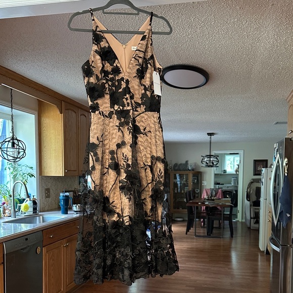 Dress the Population Dresses & Skirts - Dress the Population Black Floral Midi Dress